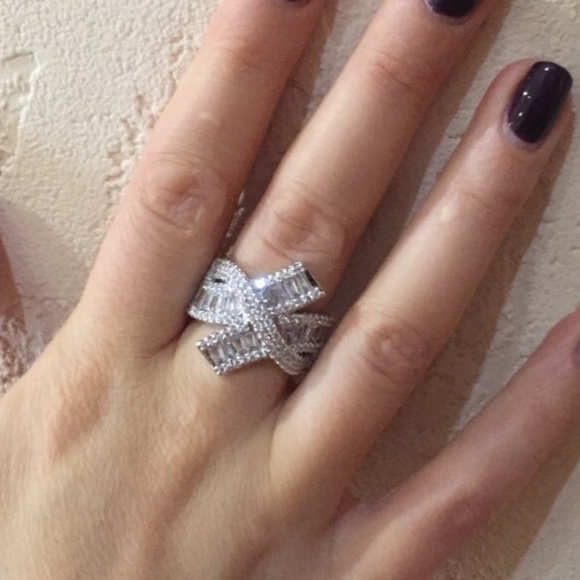 Stunning CZ Ring - Picture 2 of 5